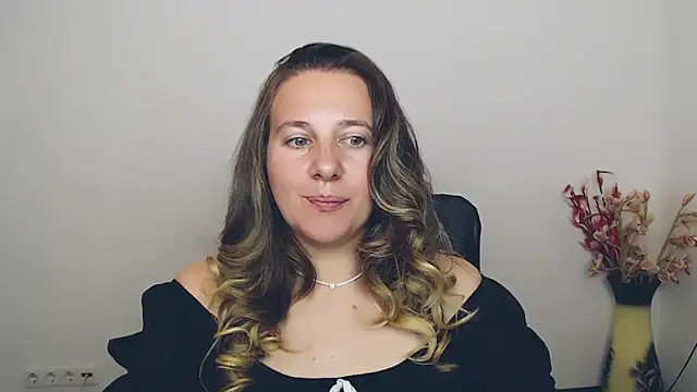 Snapshot of Darklure_ chatting on September 13, 9:03 pm Darklure  online show from September 13, 9:03 pm