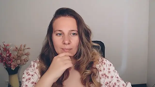 Snapshot of Darklure_ chatting on September 15, 1:44 pm Darklure  online show from September 15, 1:44 pm