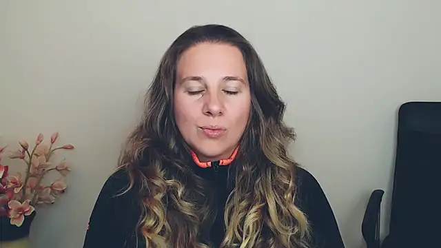 Snapshot of Darklure_ chatting on October 2, 9:11 pm Darklure  online show from October 2, 9:11 pm