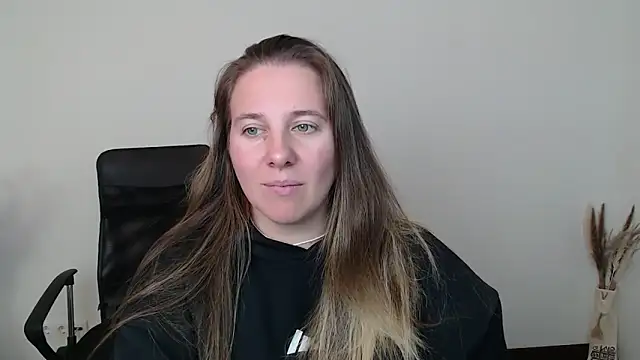 Snapshot of Darklure_ chatting on October 31, 2:51 pm Darklure  online show from October 31, 2:51 pm