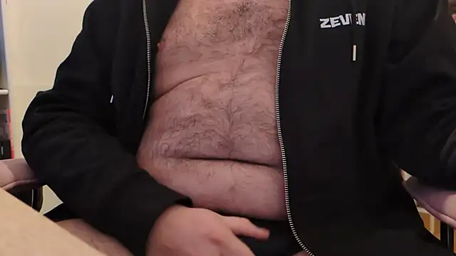 Snapshot of Jonpol74_ chatting on February 17, 9:06 am Jonpol74 online show from February 17, 9:06 am