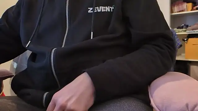 Snapshot of Jonpol74_ chatting on February 23, 1:52 pm Jonpol74 online show from February 23, 1:52 pm