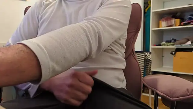 Snapshot of Jonpol74_ chatting on February 25, 12:15 pm Jonpol74 online show from February 25, 12:15 pm