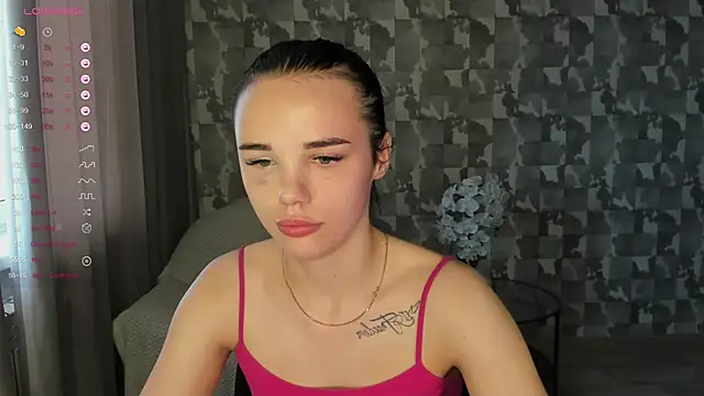 Snapshot of Kseni_a chatting on June 13, 1:09 pm Kseni a online show from June 13, 1:09 pm