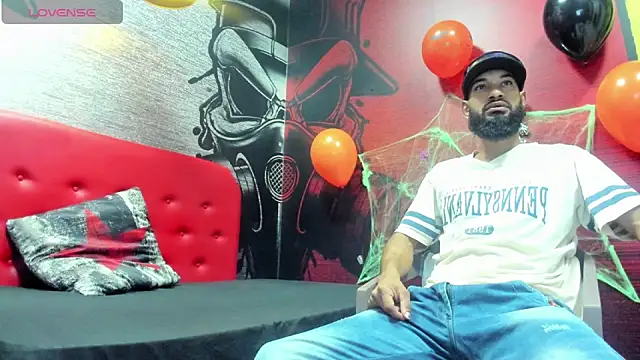 Snapshot of Damian_Shakur chatting on October 21, 11:33 am Damian Shakur online show from October 21, 11:33 am