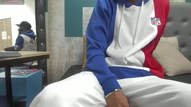 Snapshot of Damian_Shakur chatting on October 26, 1:17 pm Damian Shakur online show from October 26, 1:17 pm