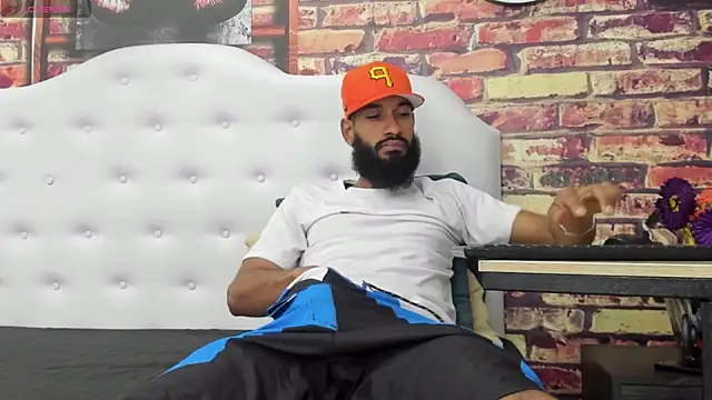 Snapshot of Damian_Shakur chatting on November 20, 11:21 am Damian Shakur online show from November 20, 11:21 am