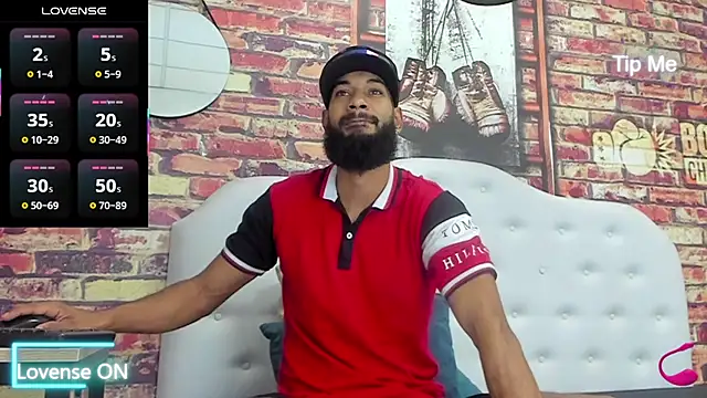 Snapshot of Damian_Shakur chatting on February 5, 12:21 pm Damian Shakur online show from February 5, 12:21 pm