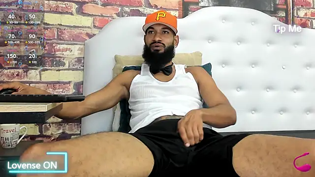 Snapshot of Damian_Shakur chatting on February 28, 12:39 pm Damian Shakur online show from February 28, 12:39 pm