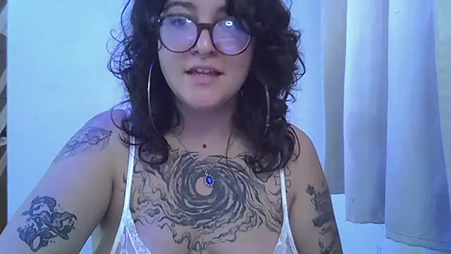 Snapshot of Blue_Liz chatting on September 15, 3:12 pm Blue Liz online show from September 15, 3:12 pm