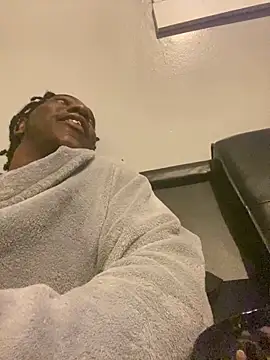 Snapshot of MosesWorld33 chatting on October 5, 11:24 pm MosesWorld33 online show from October 5, 11:24 pm