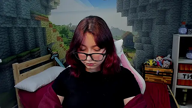 Snapshot of ClaraParks chatting on February 3, 6:24 pm ClaraParks online show from February 3, 6:24 pm