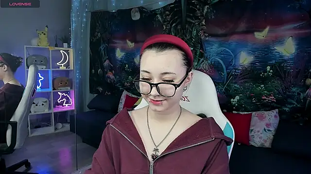 Snapshot of ClaraParks chatting on February 25, 6:50 pm ClaraParks online show from February 25, 6:50 pm