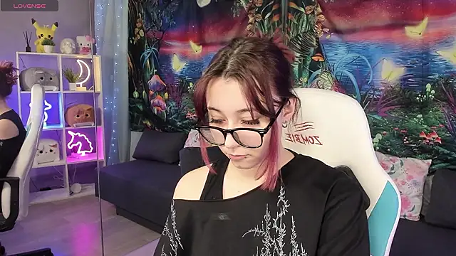 Snapshot of ClaraParks chatting on March 3, 6:58 pm ClaraParks online show from March 3, 6:58 pm