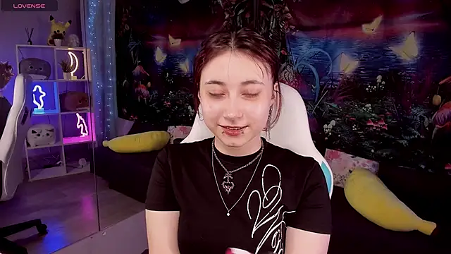 ClaraParks online show from March 29, 7:47 pm