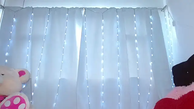 Snapshot of Charlothe_Wright chatting on March 15, 4:24 pm Charlothe Wright online show from March 15, 4:24 pm