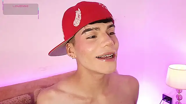 Snapshot of Dulcey_ chatting on February 1, 10:08 pm Dulcey online show from February 1, 10:08 pm