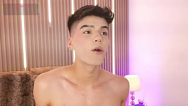 Snapshot of Dulcey_ chatting on February 6, 10:13 pm Dulcey online show from February 6, 10:13 pm