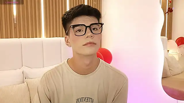 Snapshot of Dulcey_ chatting on February 14, 3:58 am Dulcey online show from February 14, 3:58 am