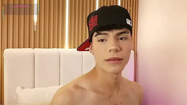 Snapshot of Dulcey_ chatting on February 20, 3:47 am Dulcey online show from February 20, 3:47 am