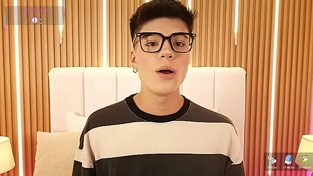 Snapshot of Dulcey_ chatting on February 28, 6:47 am Dulcey online show from February 28, 6:47 am