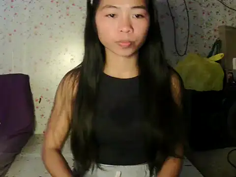 Snapshot of SweetMissPinay18 chatting on December 21, 3:35 am SweetMissPinay18 online show from December 21, 3:35 am