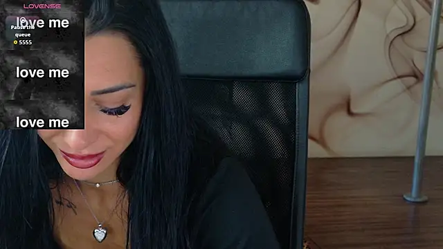 Snapshot of NaomiScarlet chatting on September 22, 6:37 am NaomiScarlet online show from September 22, 6:37 am