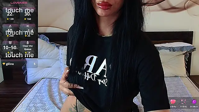 Snapshot of NaomiScarlet chatting on July 14, 10:21 am NaomiScarlet online show from July 14, 10:21 am