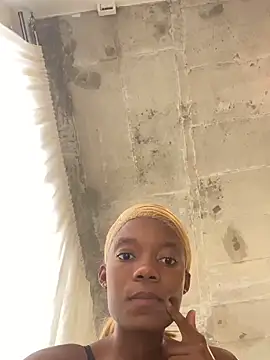 prettydollyy online show from March 21, 9:47 am