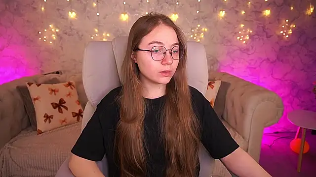 ArrinaWairr online show from March 23, 7:34 am