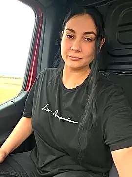 Snapshot of SaraViss20 chatting on November 4, 12:04 pm SaraViss20 online show from November 4, 12:04 pm