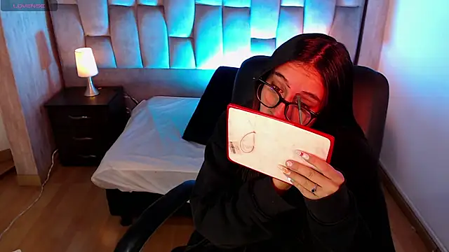 Bonnali lune online show from February 15, 12:58 pm