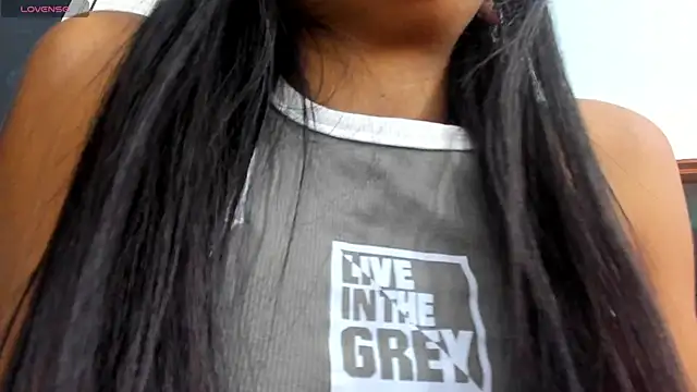 Snapshot of Sheilly_brown chatting on February 8, 7:17 pm Sheilly brown online show from February 8, 7:17 pm