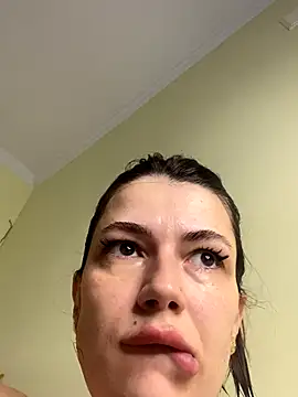 Snapshot of Cute_Erika chatting on September 24, 10:51 am Cute Erika online show from September 24, 10:51 am