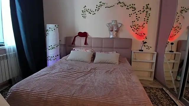 Snapshot of EmyRosaly chatting on March 27, 5:57 am EmyRosaly online show from March 27, 5:57 am