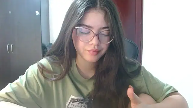 Valentina2390 online show from June 21, 1:30 am
