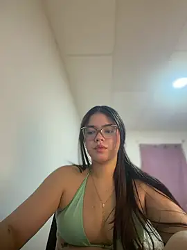 Valentina2390 online show from July 18, 3:00 am