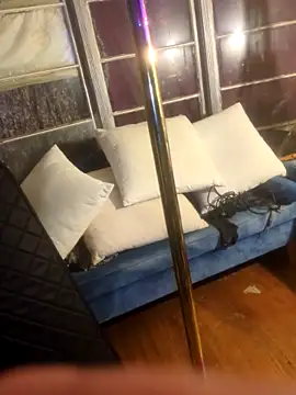 Snapshot of Anna-May97 chatting on February 3, 2:21 am Anna-May97 online show from February 3, 2:21 am