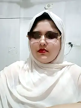 Snapshot of Nusrat-N chatting on June 28, 3:29 pm Nusrat-N online show from June 28, 3:29 pm