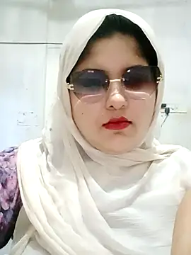 Snapshot of Nusrat-N chatting on July 13, 4:04 am Nusrat-N online show from July 13, 4:04 am