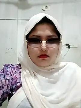 Snapshot of Nusrat-N chatting on July 18, 2:10 pm Nusrat-N online show from July 18, 2:10 pm