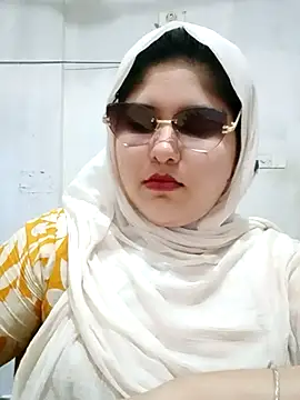 Snapshot of Nusrat-N chatting on July 20, 4:05 am Nusrat-N online show from July 20, 4:05 am