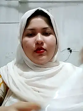 Snapshot of Nusrat-N chatting on July 21, 4:20 pm Nusrat-N online show from July 21, 4:20 pm