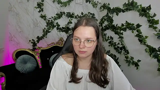 SophieDreamss online show from September 24, 12:52 pm