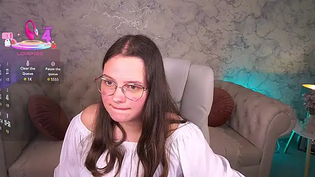 SophieDreamss online show from October 3, 7:55 pm