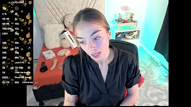 Snapshot of Mia_Victoria22 chatting on July 5, 2:29 am Mia Victoria22 online show from July 5, 2:29 am