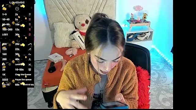 Snapshot of Mia_Victoria22 chatting on July 7, 1:41 am Mia Victoria22 online show from July 7, 1:41 am
