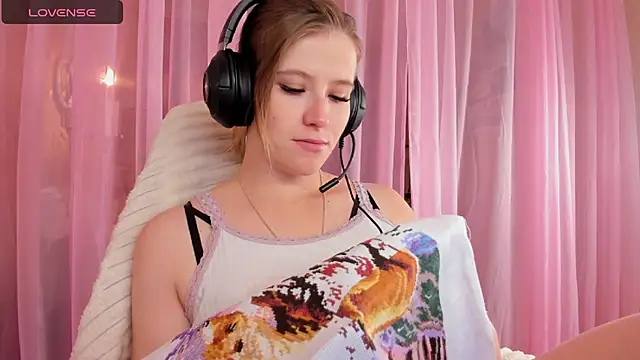 Snapshot of Anabel-Candy chatting on October 15, 6:24 am Anabel-Candy online show from October 15, 6:24 am