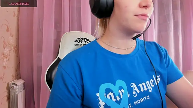 Snapshot of Anabel-Candy chatting on October 21, 6:25 am Anabel-Candy online show from October 21, 6:25 am