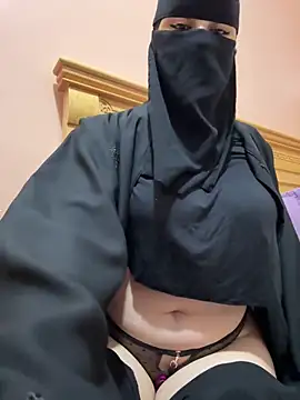  Laiali  online show from March 5, 10:17 pm